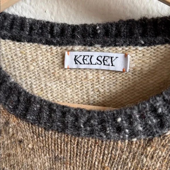 Studio Kelsey Neutral Colorblock Vest - Picture 2 of 5